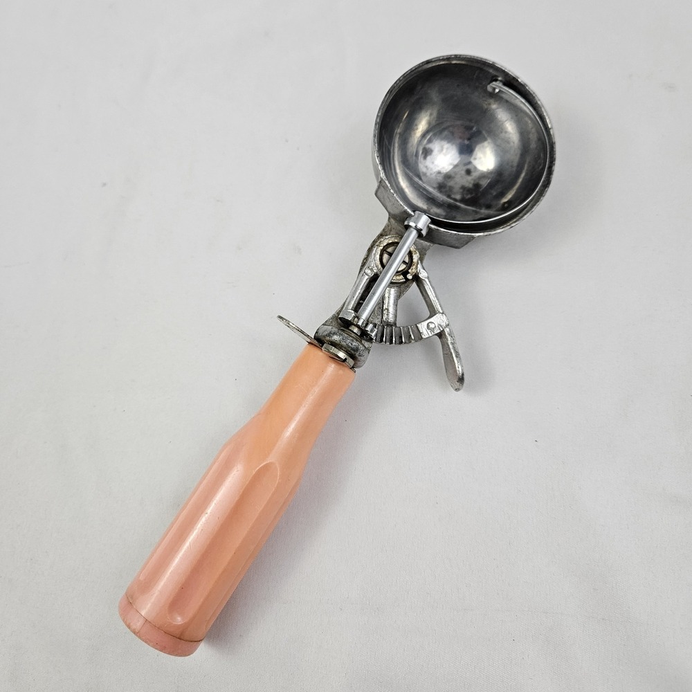 Vintage Ice Cream Scooper Scoop Made In Italy Melon Bakelite Handle